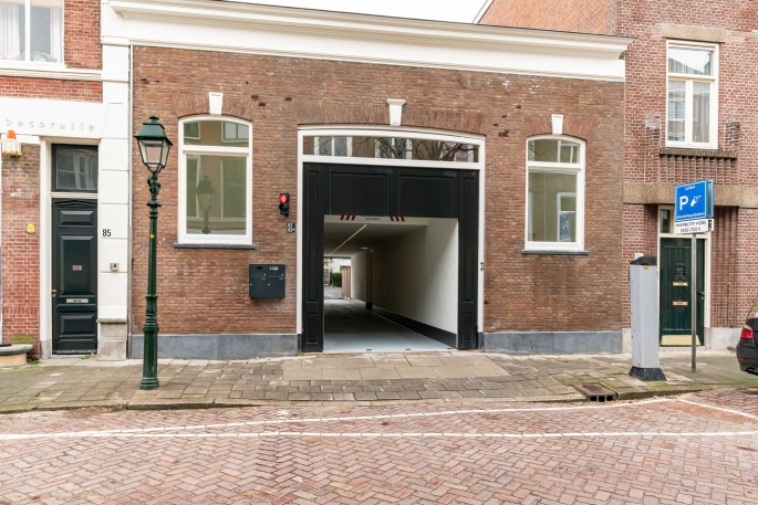 The Embassy I en II (Koninginnegracht 63 en Balistraat 83), Loft woningen, 's-Gravenhage
