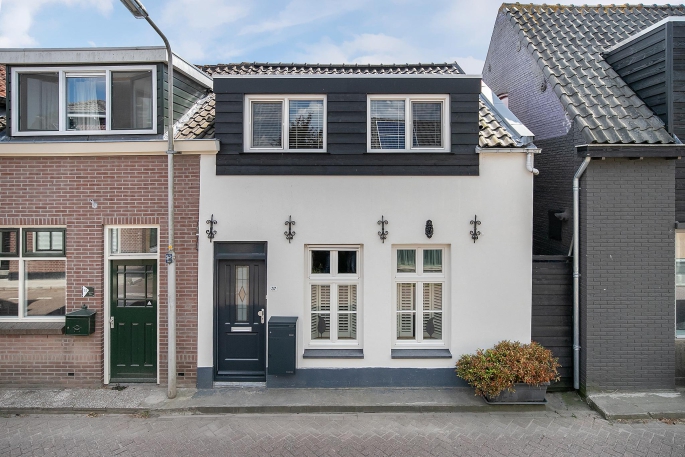 Dorpsstraat 37, 3274 BB, Heinenoord