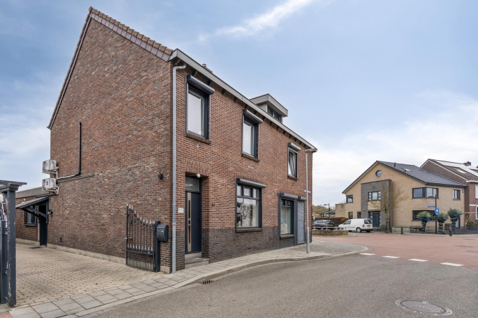 Kanunnik van Nuijsstraat 67, 6451 BB, Schinveld